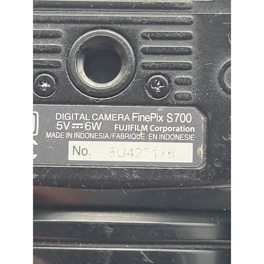 Fujifilm FinePix S Series S700 7.1MP Digital Camera - TESTED - READ